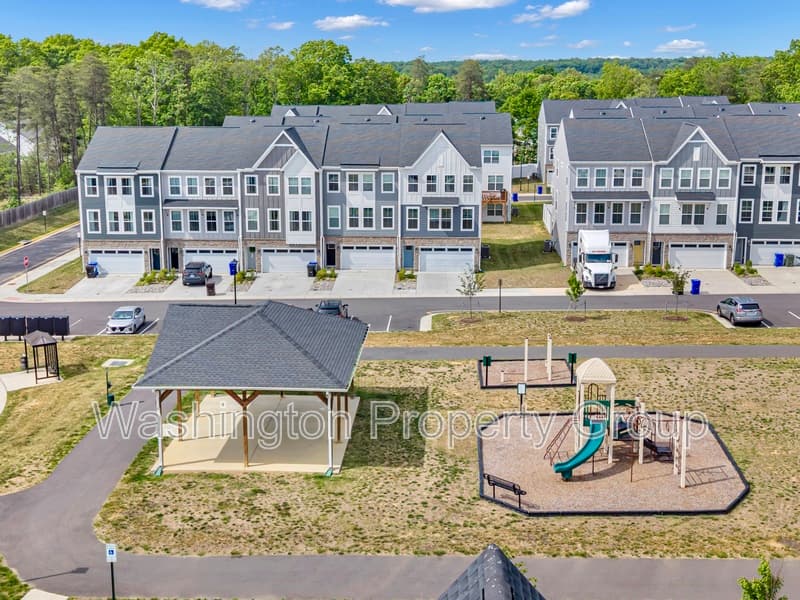 4013 Singerville Ct - Thumbnail 9