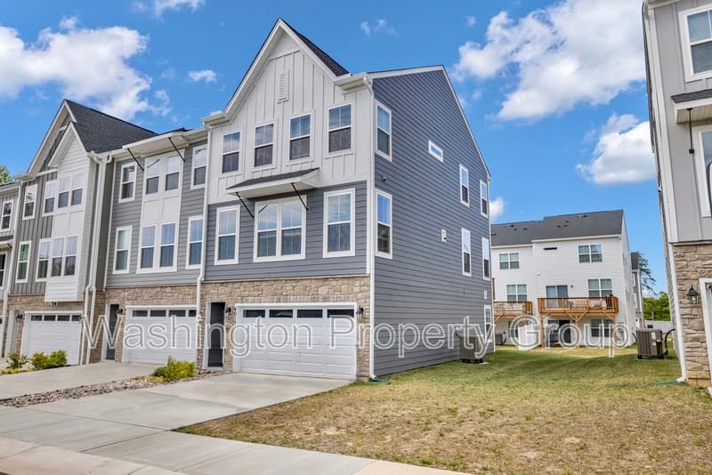 4013 Singerville Ct - Thumbnail 11