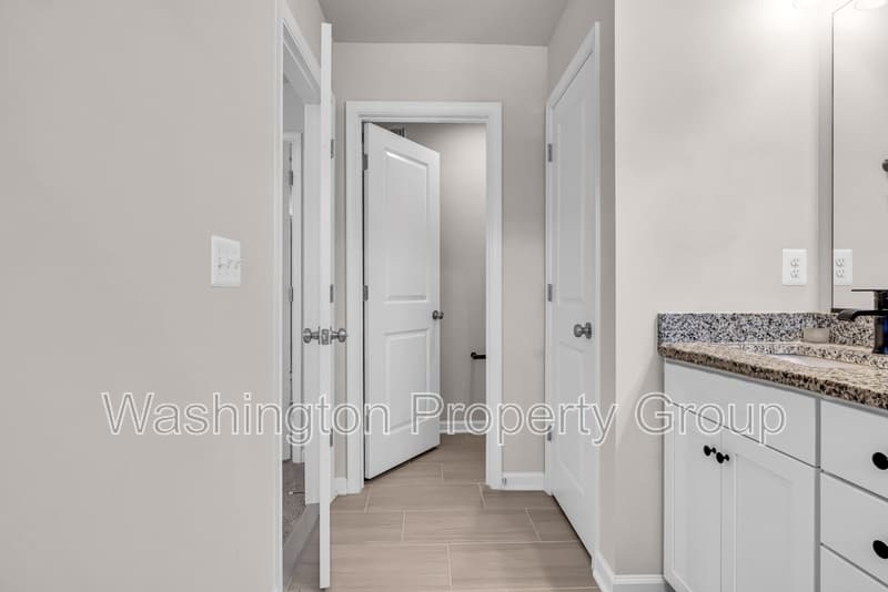 4013 Singerville Ct - Thumbnail 30
