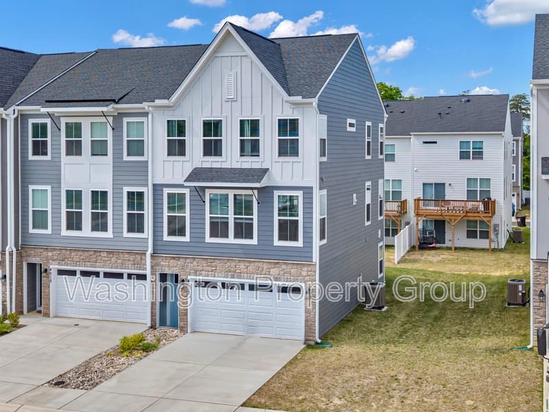 4013 Singerville Ct - Thumbnail 3