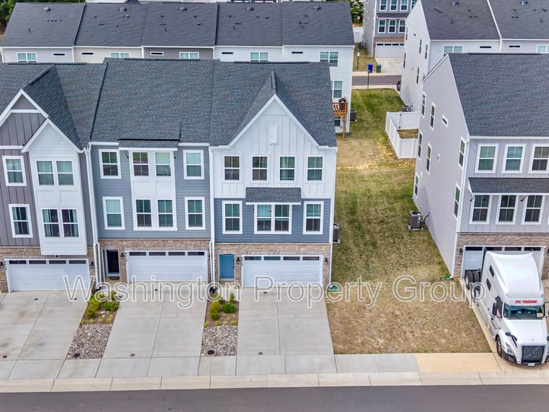 4013 Singerville Ct - Thumbnail 4