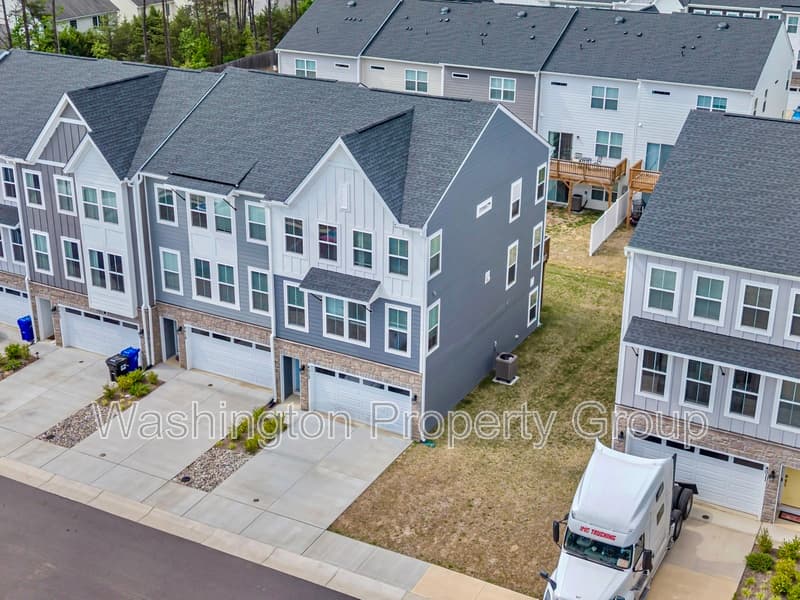 4013 Singerville Ct - Thumbnail 5