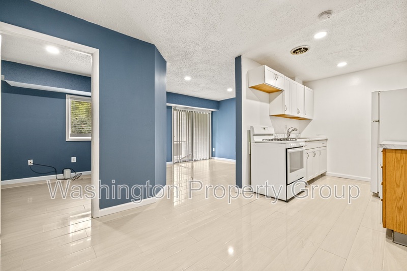 3009 Southern Ave, Apt 21